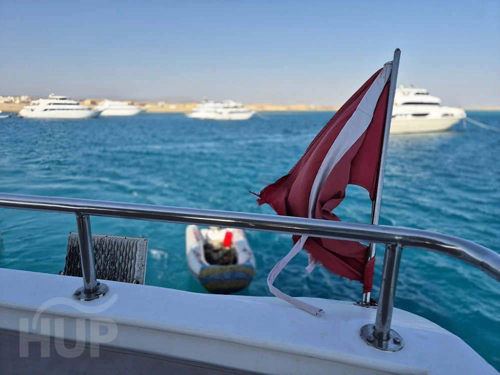 diving flag on the liveaboard boat, red sea